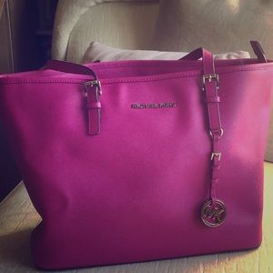 Michael kors pink tote bag